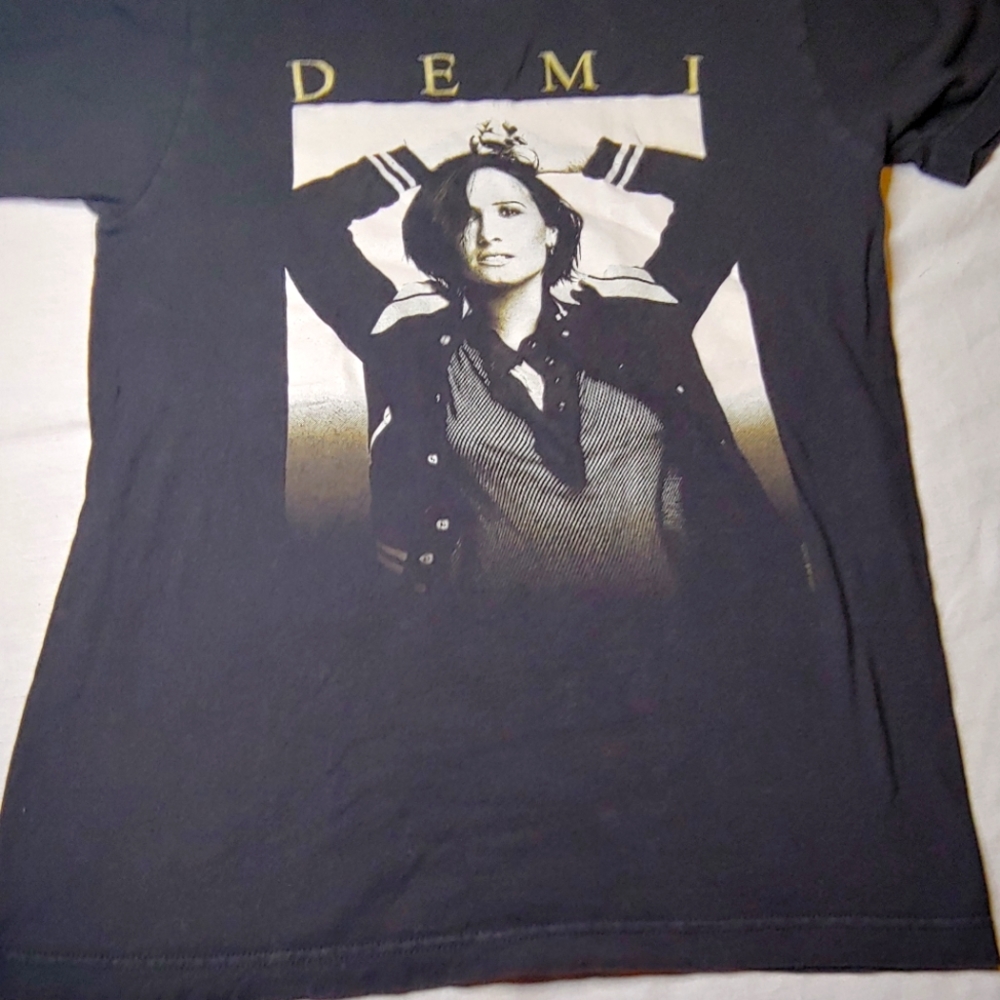 Demi Lovato 2016 Demi Concert Tour Small